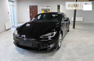Лифтбек Tesla Model S 2018 в 