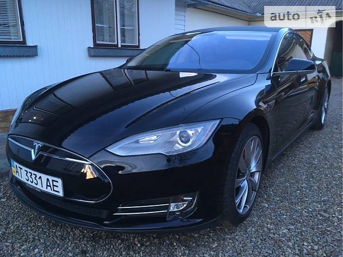 Хэтчбек Tesla Model S 2014 в Коломые