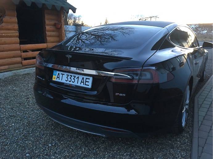 Хэтчбек Tesla Model S 2014 в Коломые
