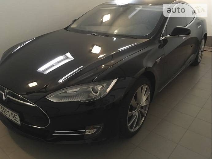 Хэтчбек Tesla Model S 2014 в Коломые