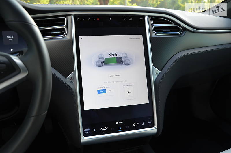 Седан Tesla Model S 2018 в Києві