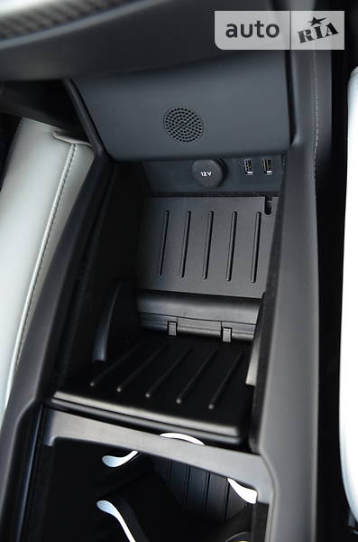 Седан Tesla Model S 2018 в Києві