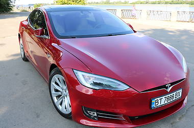 Лифтбек Tesla Model S 2016 в Херсоне