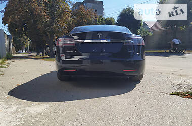 Хэтчбек Tesla Model S 2017 в Кременчуге