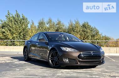 Ліфтбек Tesla Model S 2013 в Києві