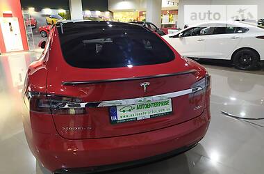 Седан Tesla Model S 2016 в Киеве