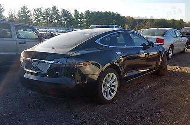 Хетчбек Tesla Model S 2016 в Києві