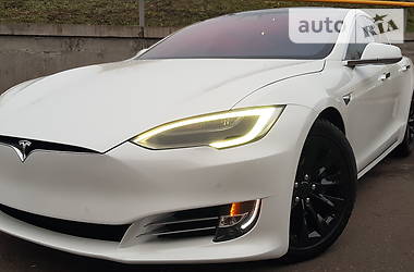 Седан Tesla Model S 2017 в Кривому Розі