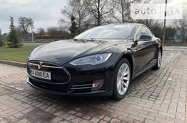 Хетчбек Tesla Model S 2014 в Пирятині