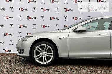 Лифтбек Tesla Model S 2013 в Киеве