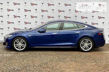 Лифтбек Tesla Model S 2016 в Киеве