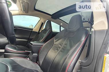 Лифтбек Tesla Model S 2013 в 