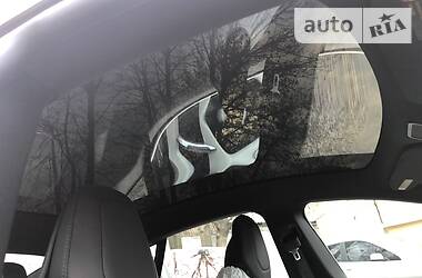 Седан Tesla Model S 2018 в 