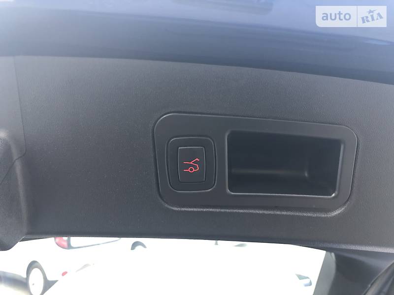 Седан Tesla Model S 2018 в Одессе