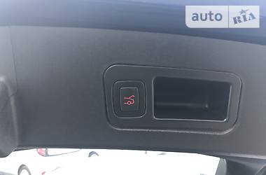 Седан Tesla Model S 2018 в 