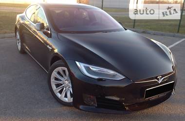 Седан Tesla Model S 2017 в Вінниці