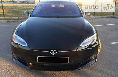 Седан Tesla Model S 2017 в Вінниці