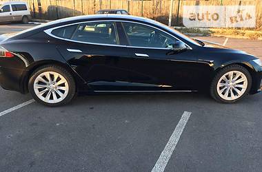 Седан Tesla Model S 2017 в Вінниці