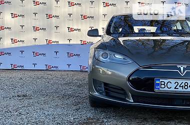 Лифтбек Tesla Model S 2015 в Киеве