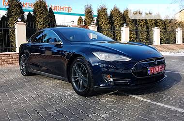 Лифтбек Tesla Model S 2014 в 