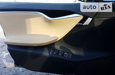 Лифтбек Tesla Model S 2014 в 