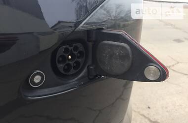 Хетчбек Tesla Model S 2015 в 
