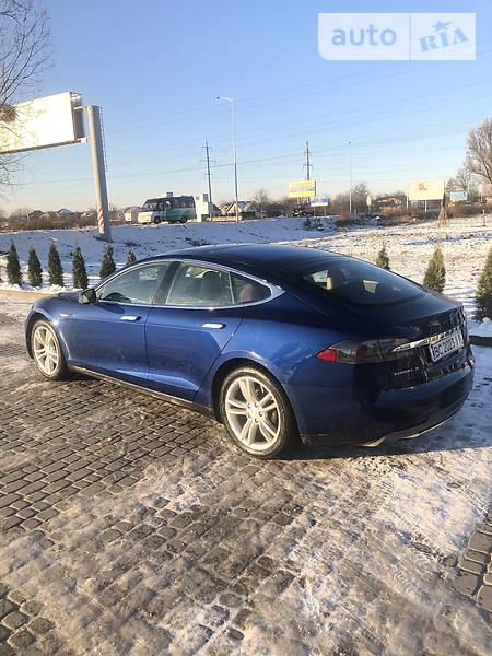 Ліфтбек Tesla Model S 2015 в Львові
