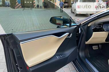 Лифтбек Tesla Model S 2016 в 