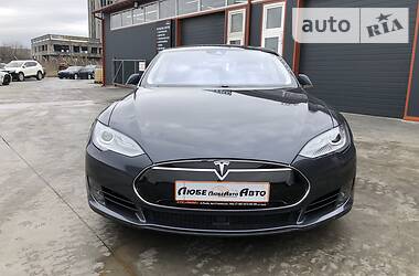 Ліфтбек Tesla Model S 2015 в 