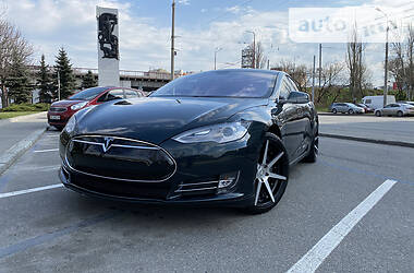 Хэтчбек Tesla Model S 2013 в Днепре