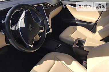 Хетчбек Tesla Model S 2016 в 