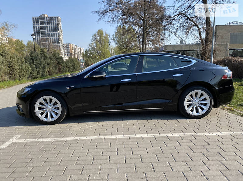 Ліфтбек Tesla Model S 2017 в Дніпрі фото 5 Ліфтбек Tesla Model S 2017 в Дніпрі