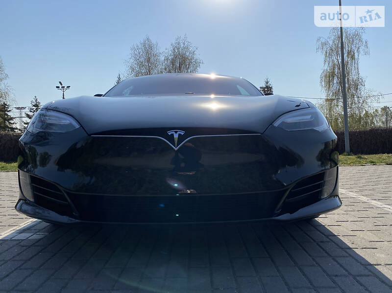 Ліфтбек Tesla Model S 2017 в Дніпрі фото 15 Ліфтбек Tesla Model S 2017 в Дніпрі