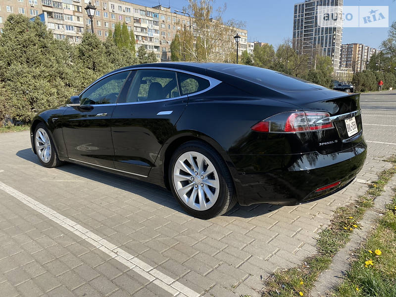 Ліфтбек Tesla Model S 2017 в Дніпрі фото 7 Ліфтбек Tesla Model S 2017 в Дніпрі