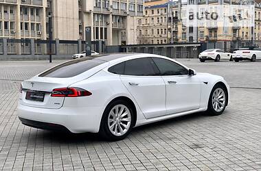 Ліфтбек Tesla Model S 2018 в 