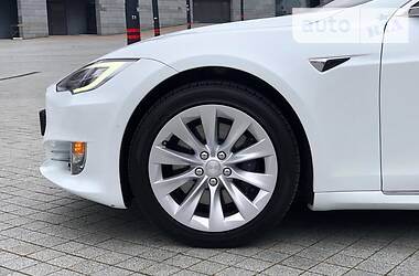 Ліфтбек Tesla Model S 2018 в Києві