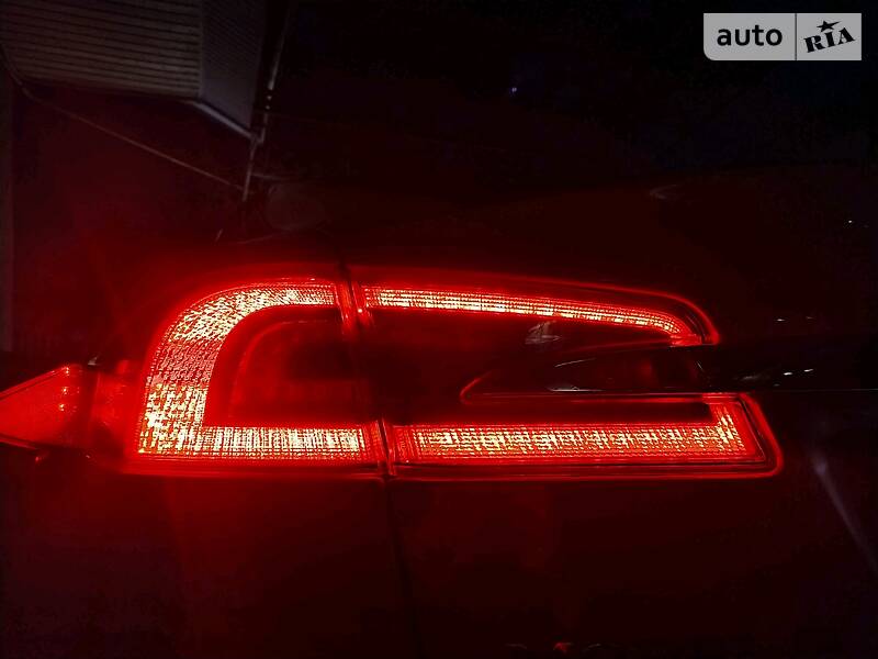 Седан Tesla Model S 2016 в Житомирі фото 14 Седан Tesla Model S 2016 в Житомирі