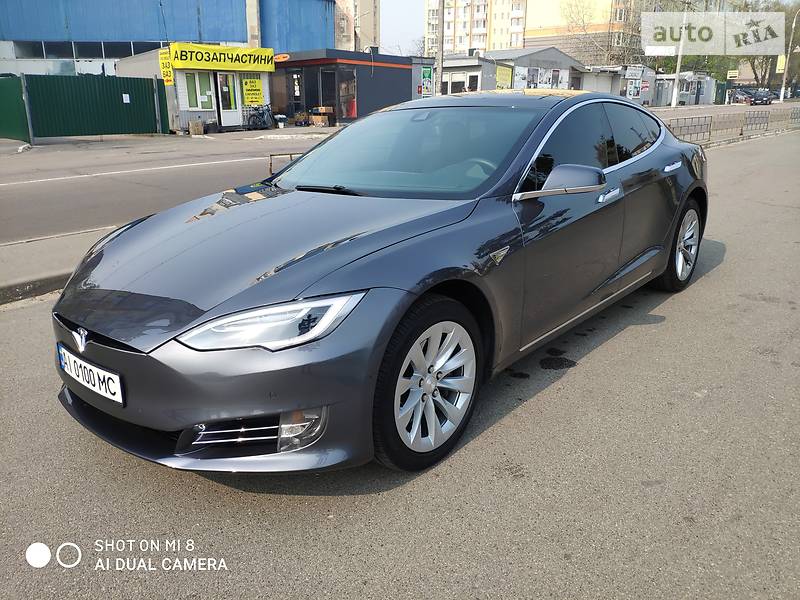 Tesla Model S 90 D