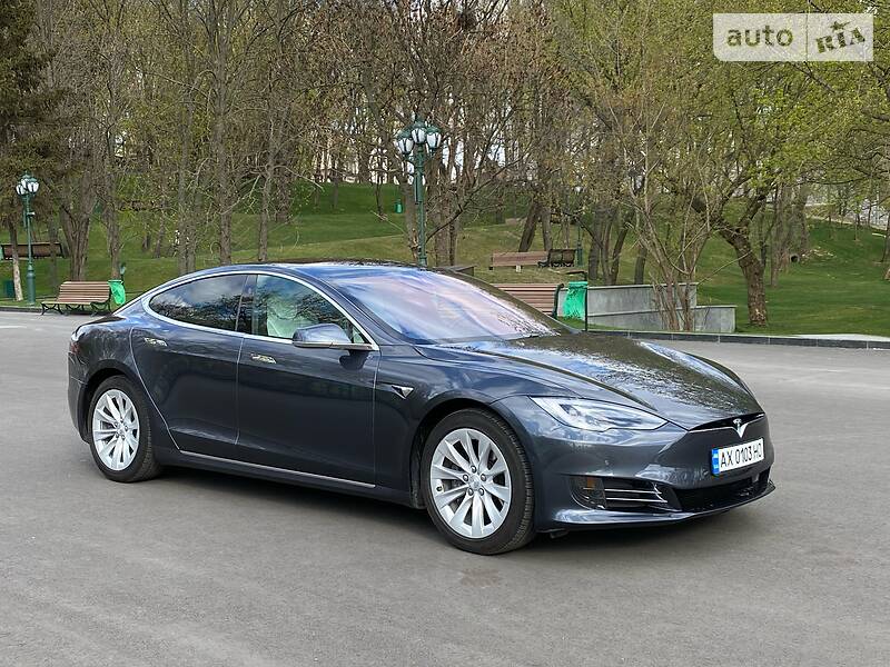 Хетчбек Tesla Model S 2017 в Харкові