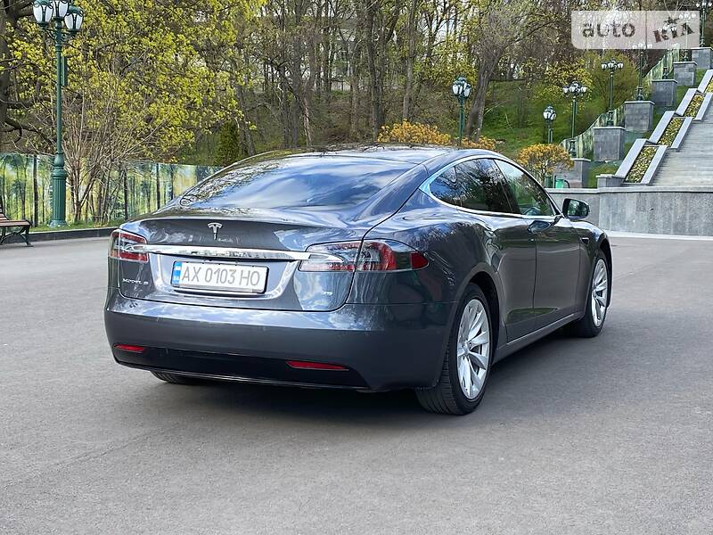 Хетчбек Tesla Model S 2017 в Харкові