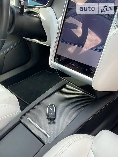 Хетчбек Tesla Model S 2017 в Харкові