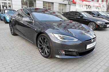 Седан Tesla Model S 2018 в Харкові