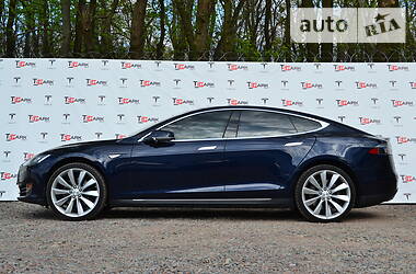 Лифтбек Tesla Model S 2015 в Киеве