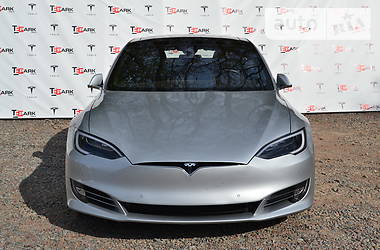 Ліфтбек Tesla Model S 2016 в 