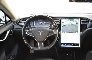 Седан Tesla Model S 2014 в Киеве