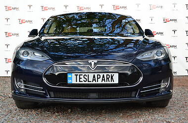 Седан Tesla Model S 2014 в Киеве