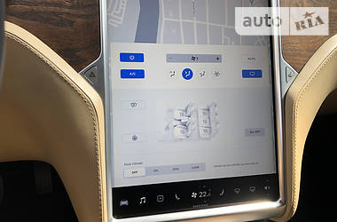 Хетчбек Tesla Model S 2017 в 