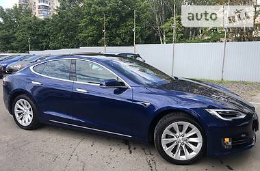 Седан Tesla Model S 2018 в 