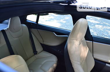 Ліфтбек Tesla Model S 2016 в 