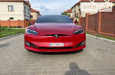 Седан Tesla Model S 2015 в Одессе